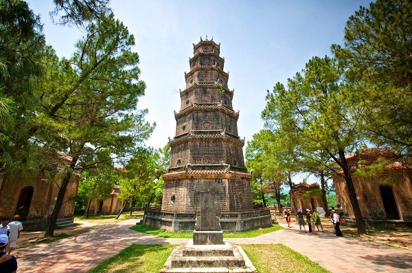Chùa Thiên Mụ - Ngôi chùa cổ kính trang trọng