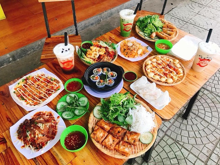 Quán ăn vặt ReeGoo - Quán ăn view đẹp ở Huế