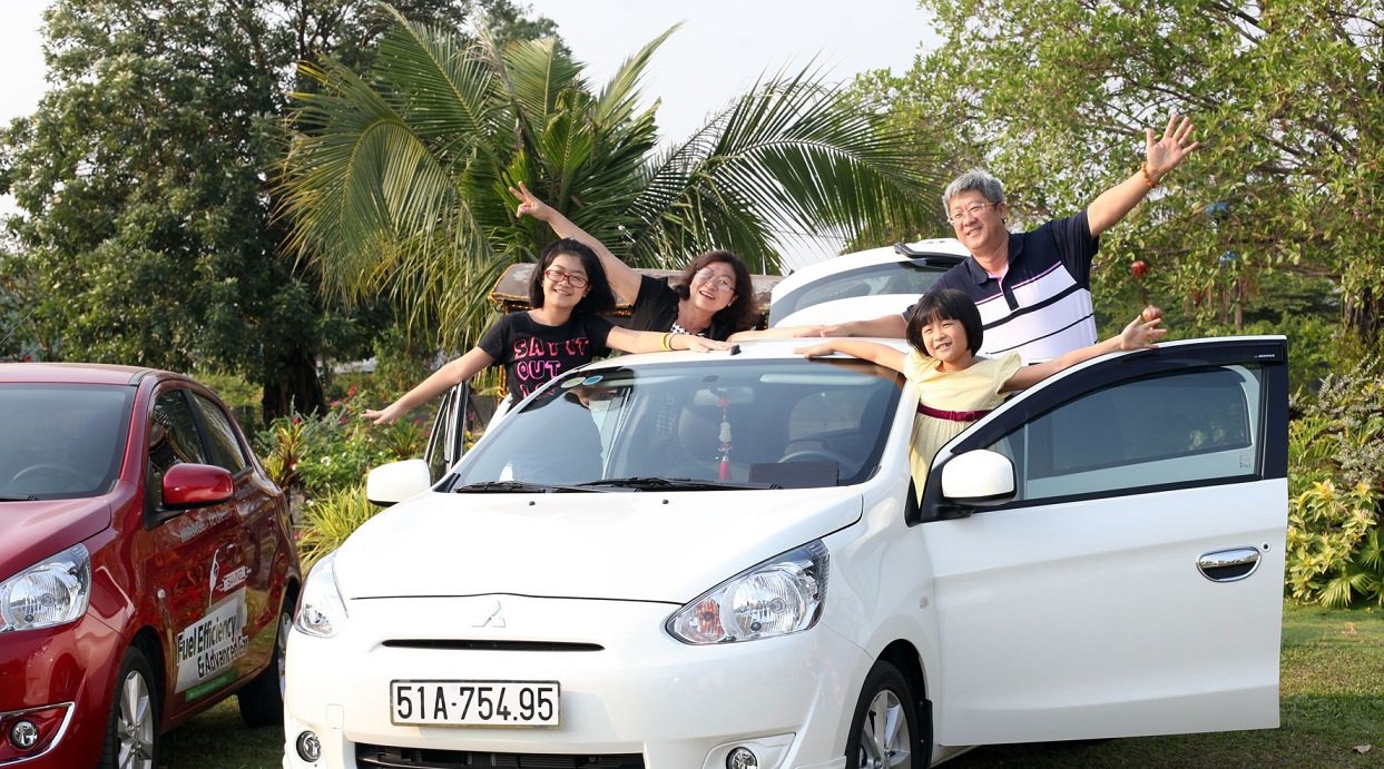Thuê xe ô tô tự lái là sự lựa chọn của nhiều gia đình khi đi du lịch Huế